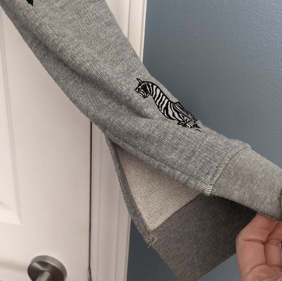 Zoe Karssen Embroidered Zebra Sweatshirt Heather Grey Size Medium - Picture 6 of 9